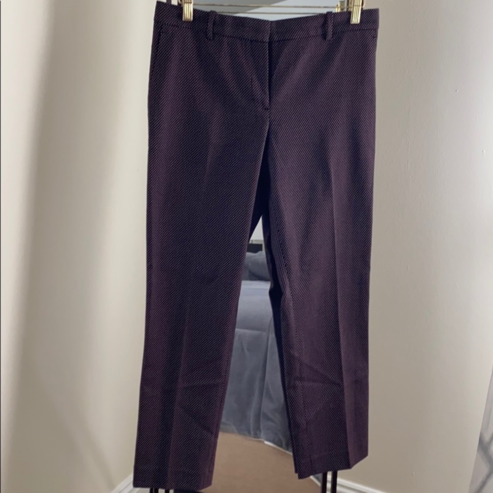 Never worn Ann Taylor ankle trousers.